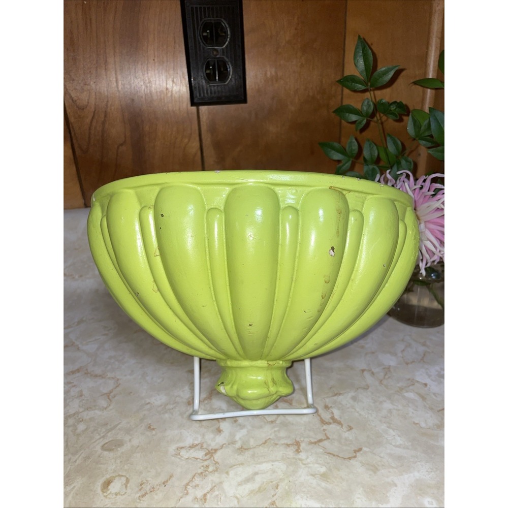 RARE. Alexander Baker Co. Inc.‎ Wall hung vintage planter pocket basket ceramic